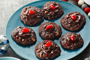 Cherry-Chocolate-Volcano-Cookies-62160