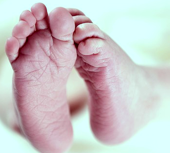 baby-feet-skin